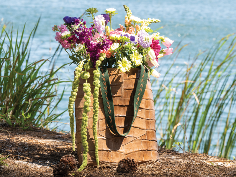 
                      
                        Jane Tote | PECAN + FOREST
                      
                    
